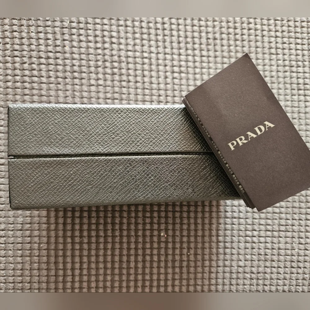 Prada Box - Picture 6 of 7